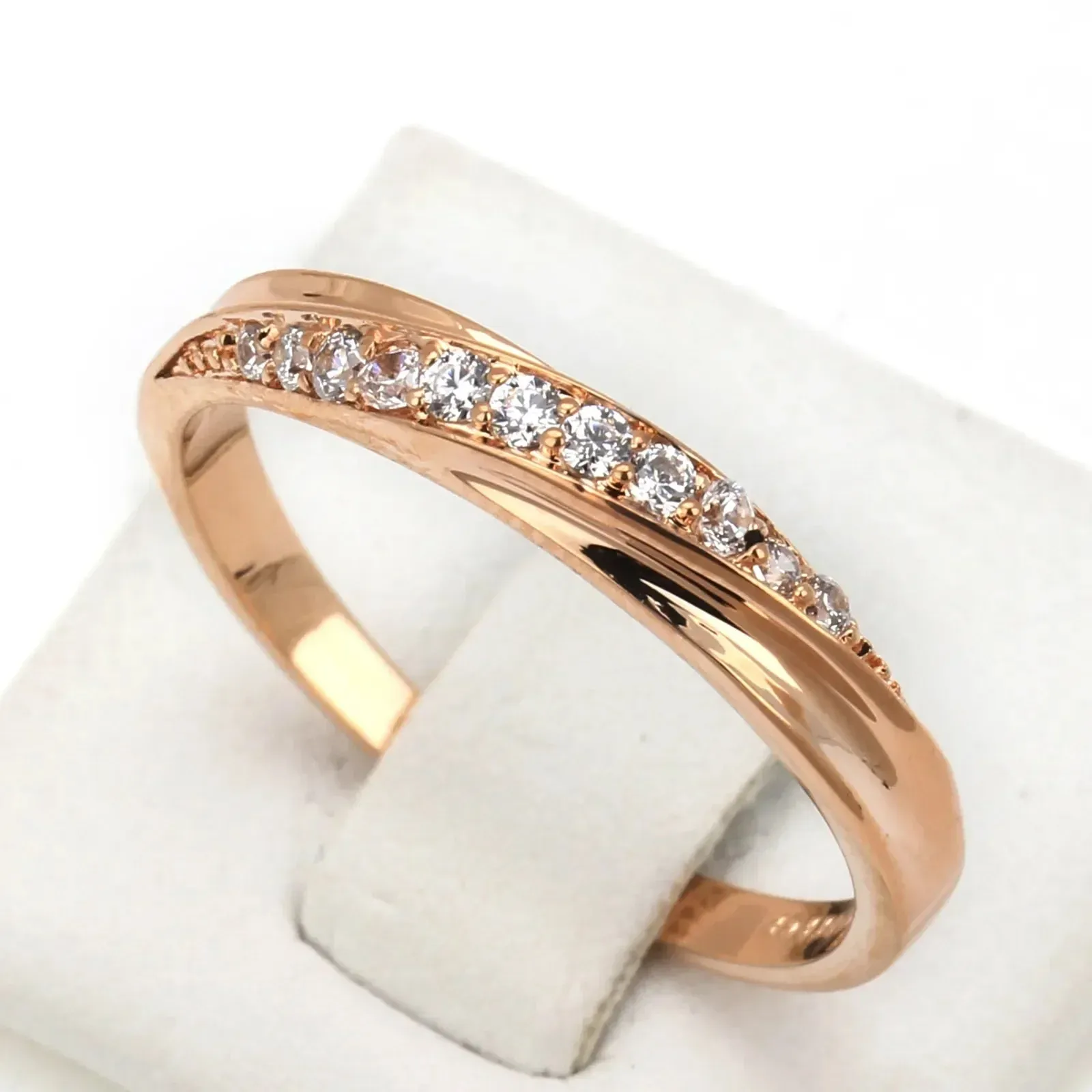 2024Simple Cubic Zirconia Rose Gold Ring