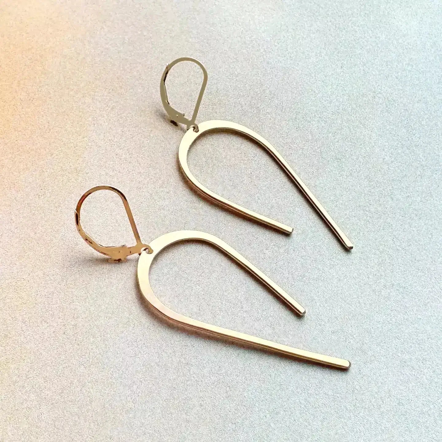 Arco Hammered Arch Earrings