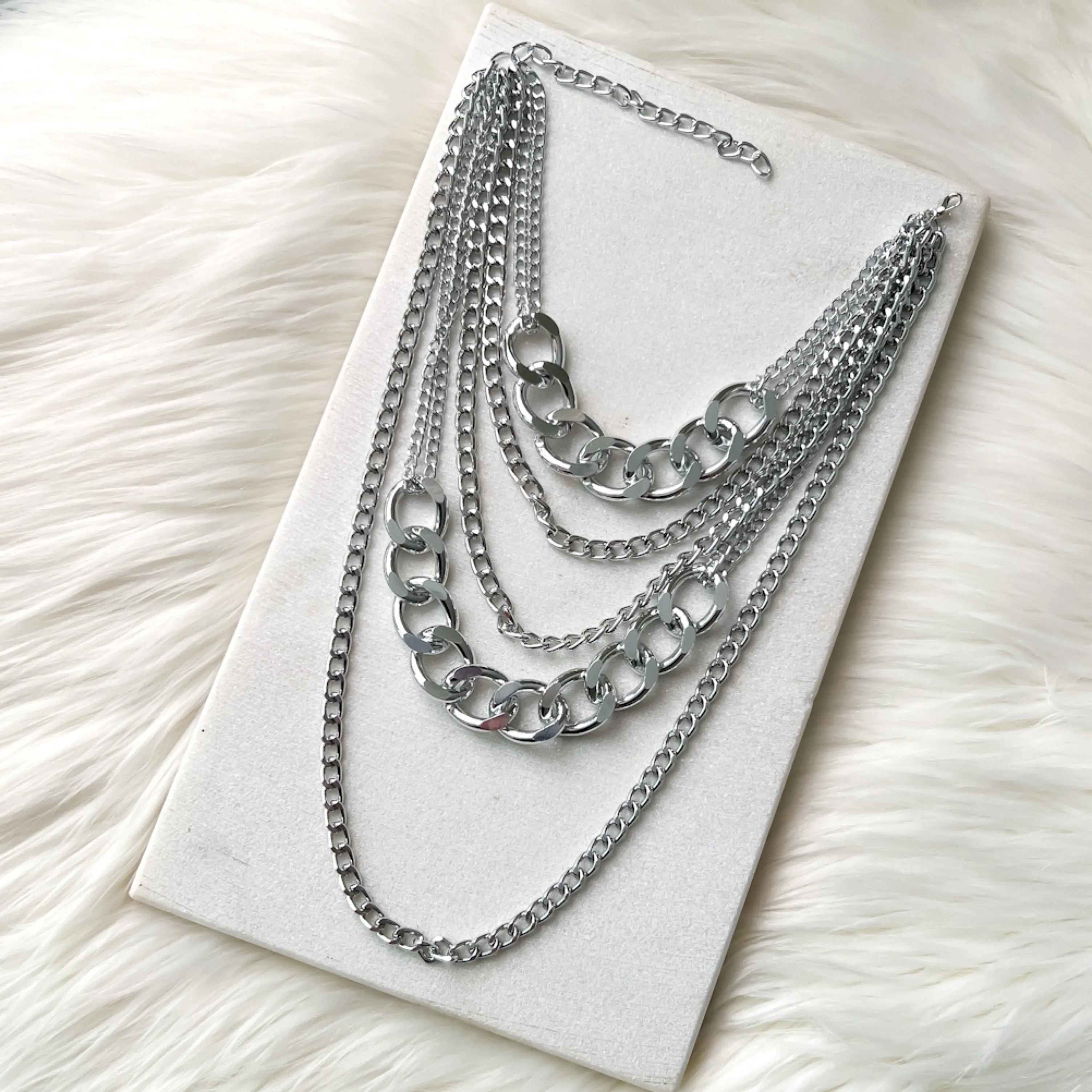 Chévere Layered Chain Necklace