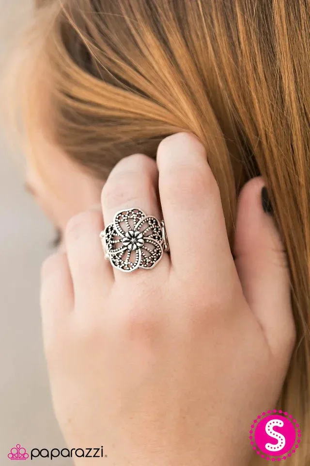 Paparazzi Ring ~ Poetically Posy - Silver