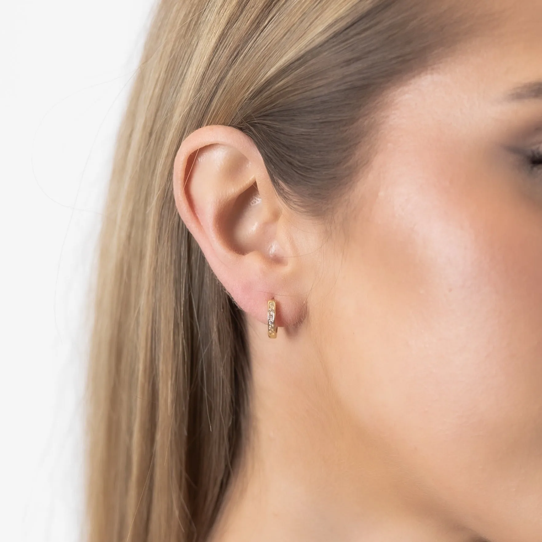 PETITE HIDDEN PAVÉ HOOPS Gold