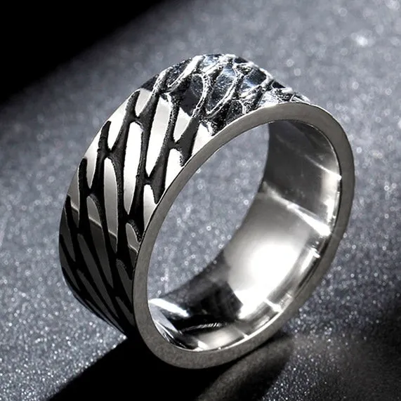 Triangular Pattern Ring