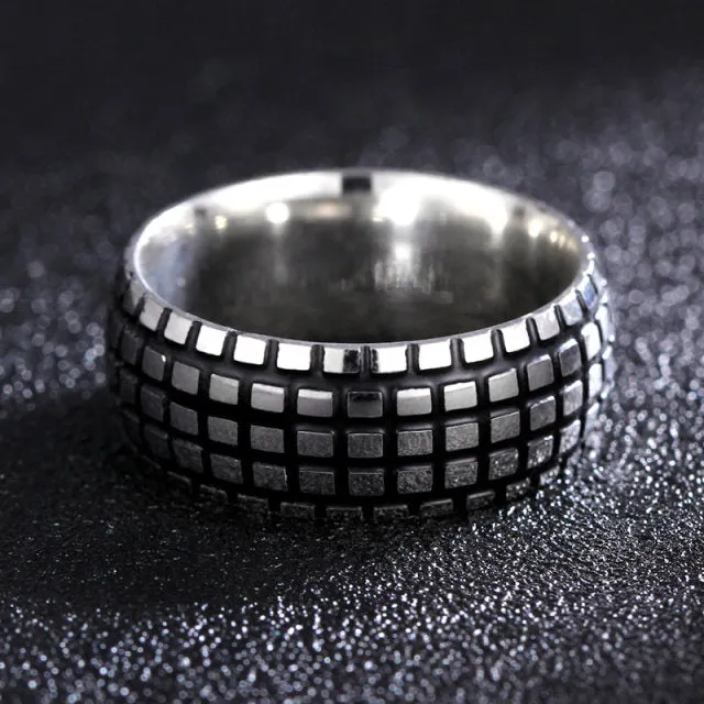 Triangular Pattern Ring