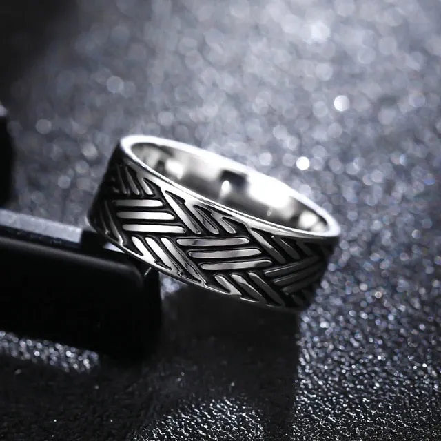 Triangular Pattern Ring