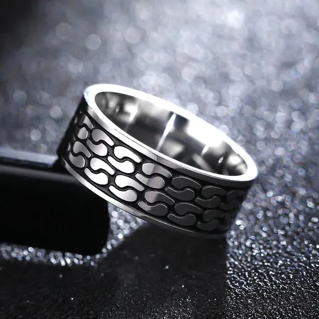 Triangular Pattern Ring