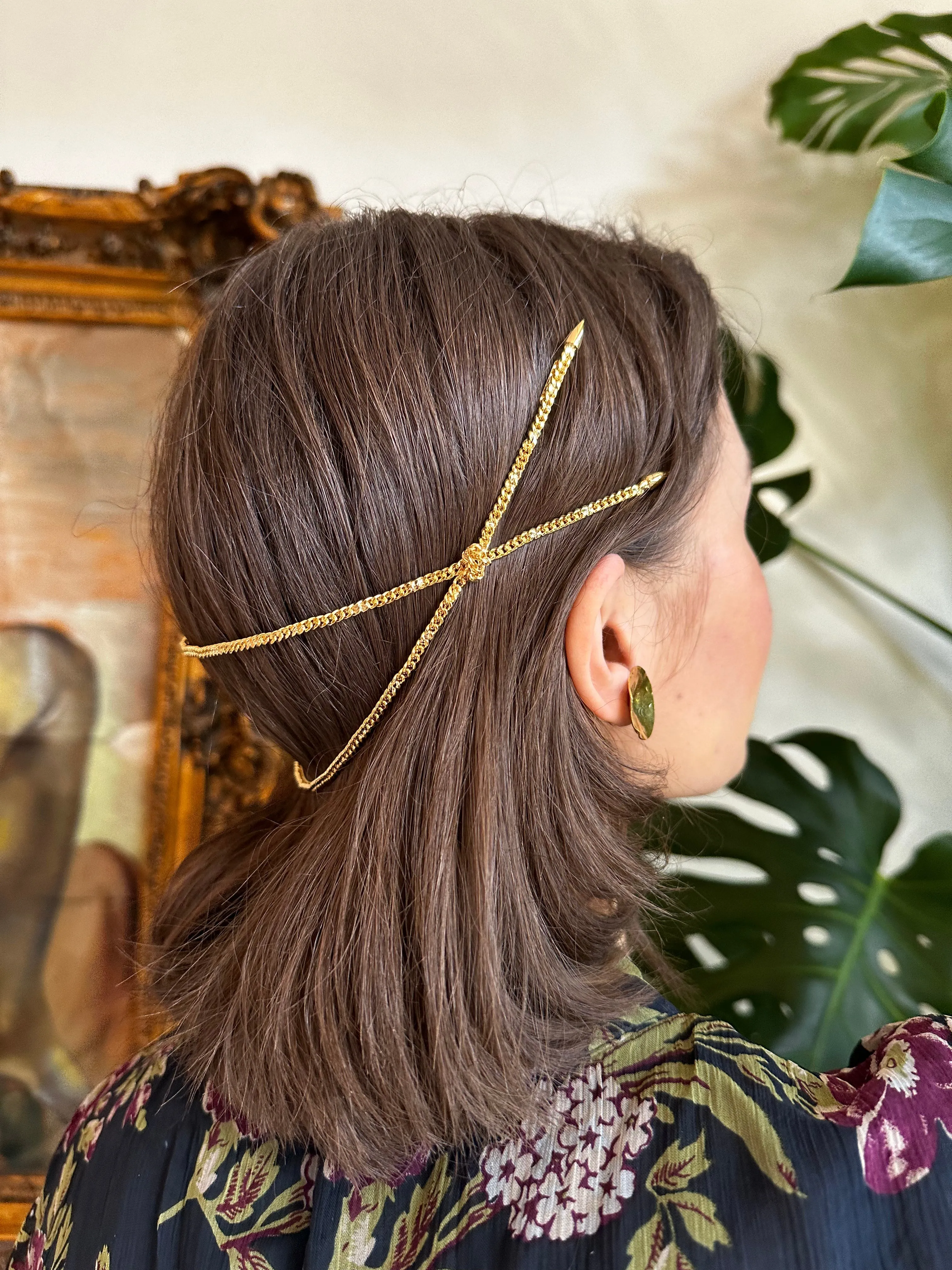 VISCOUNTESS KNOTTED CIRCLET